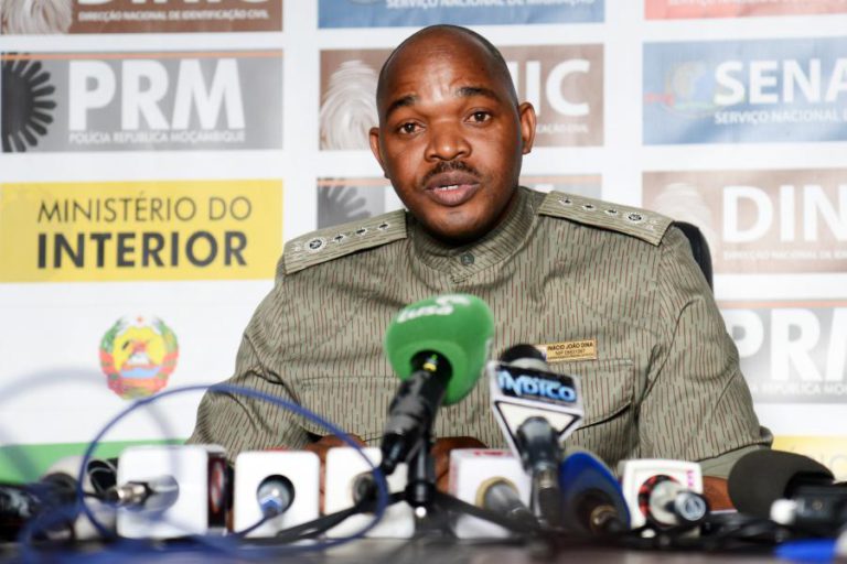 POLÍCIA DIZ QUE AGIU “DENTRO DOS LIMITES DA LEI” AO CONFISCAR ‘T-SHIRTS’ DE CAMPANHA DE ONG