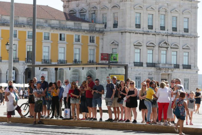 HÓSPEDES, DORMIDAS E PROVEITOS CRESCEM EM PORTUGAL EM NOVEMBRO DE 2018