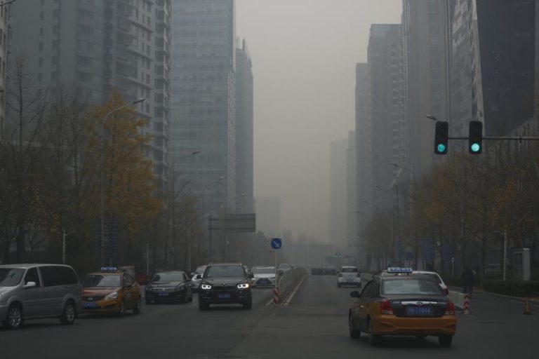 AUTORIDADES CHINESAS AFIRMAM QUE QUALIDADE DO AR NO PAÍS MELHOROU EM 2018