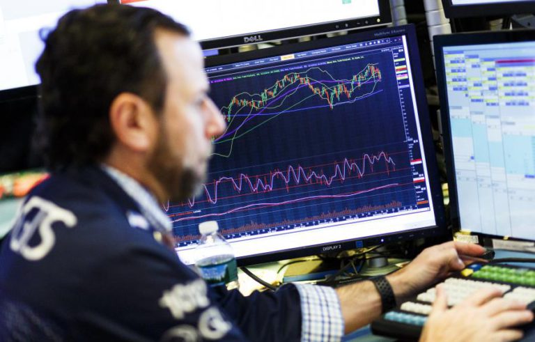 BOLSA DE LISBOA ABRE A CAIR 0,77%