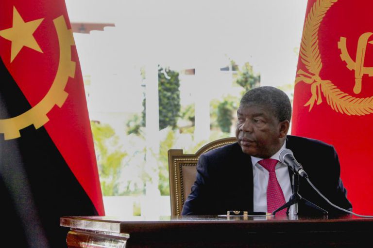 PR DE ANGOLA CANCELA VIAGEM QUE O LEVARIA SÁBADO A UMA ESCALA EM CABO VERDE