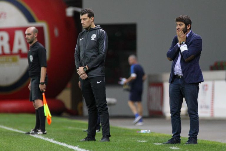 LUÍS FREIRE DEIXA COMANDO TÉCNICO DO ESTORIL PRAIA