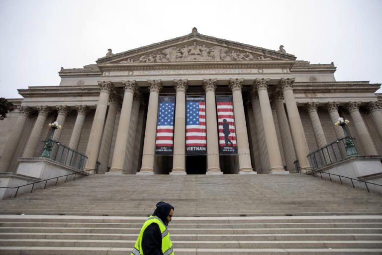 DEMOCRATAS QUEREM OBRIGAR CANDIDATOS DOS EUA A DIVULGAREM IMPOSTOS PAGOS – ‘MEDIA’