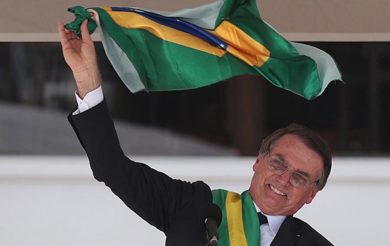PRESIDENTE DO BRASIL ASSINA DECRETO QUE FLEXIBILIZA A POSSE DE ARMAS