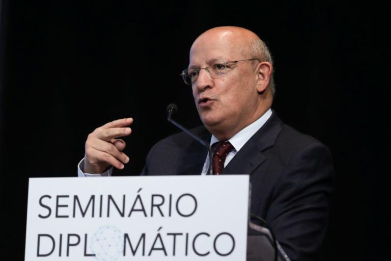 GOVERNO PORTUGUÊS APRESENTA SEXTA-FEIRA PLANO DE CONTINGÊNCIA PARA CIDADÃOS NO REINO UNIDO