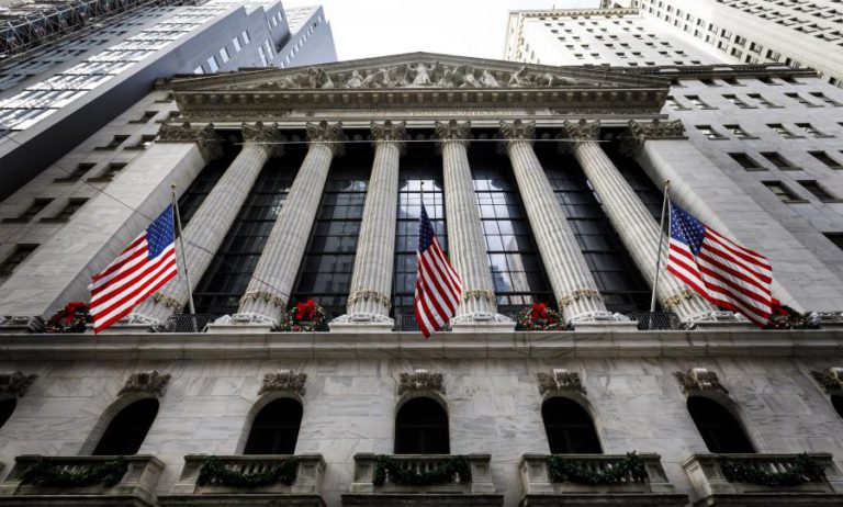 WALL STREET FECHA EM ALTA GRAÇAS AOS ESTÍMULOS ECONÓMICOS CHINESES