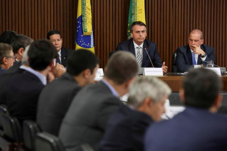 GOVERNO DE BOLSONARO QUER PRIVATIZAR OU FECHAR CERCA DE CEM EMPRESAS PÚBLICAS