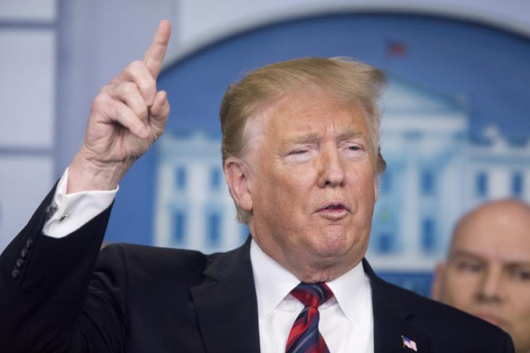 DONALD TRUMP ADMITE QUE ENCERRAMENTO DO GOVERNO POSSA DURAR ANOS