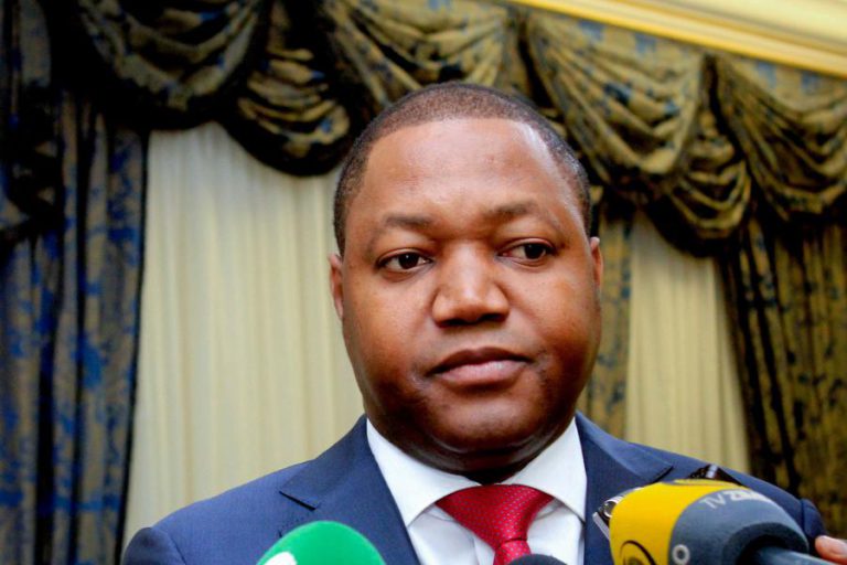 NOVO GOVERNADOR DE LUANDA GARANTE ATENÇÃO AOS SUBÚRBIOS DA CIDADE