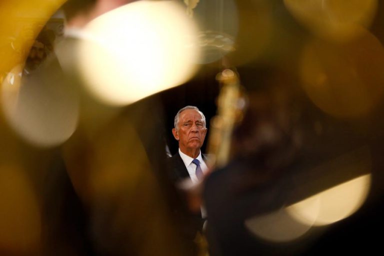 MARCELO APOSENTADO COMO PROFESSOR UNIVERSITÁRIO MAS RECEBE APENAS SALÁRIO DE PRESIDENTE