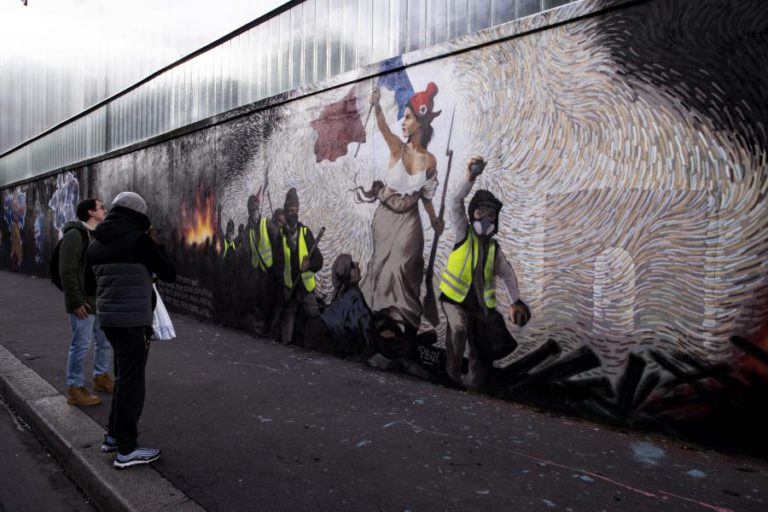 MOVIMENTO 5 ESTRELAS QUER DAR VOZ AOS ‘COLETES AMARELOS’ NO PARLAMENTO EUROPEU