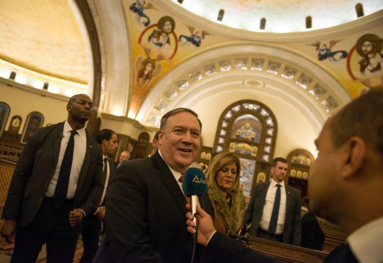 POMPEO ANUNCIA MEDIDAS CONTRA “REGIME CORRUPTO” DE MADURO NA VENEZUELA