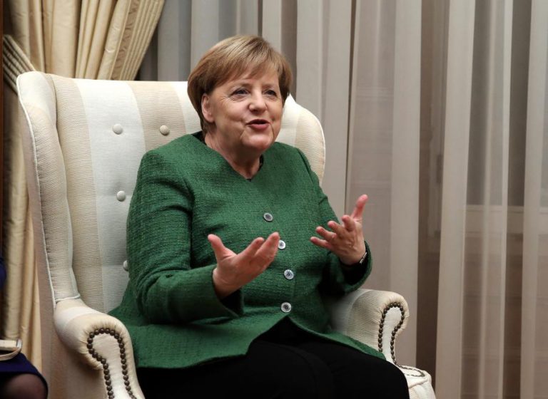 MERKEL INICIOU VISITA DE DOIS DIAS A ATENAS ENTRE PROTESTOS CONTROLADOS