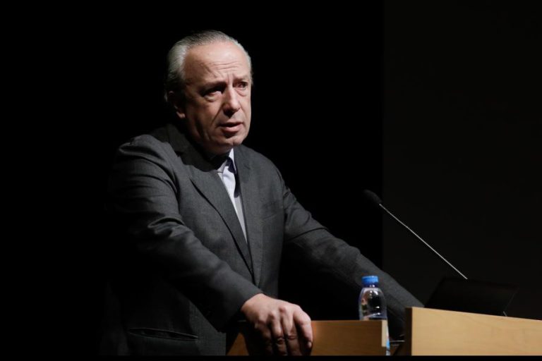 SANTANA LOPES ACUSA ESQUERDA DE “QUERER SER UMA ‘TROIKA’ DOIS”