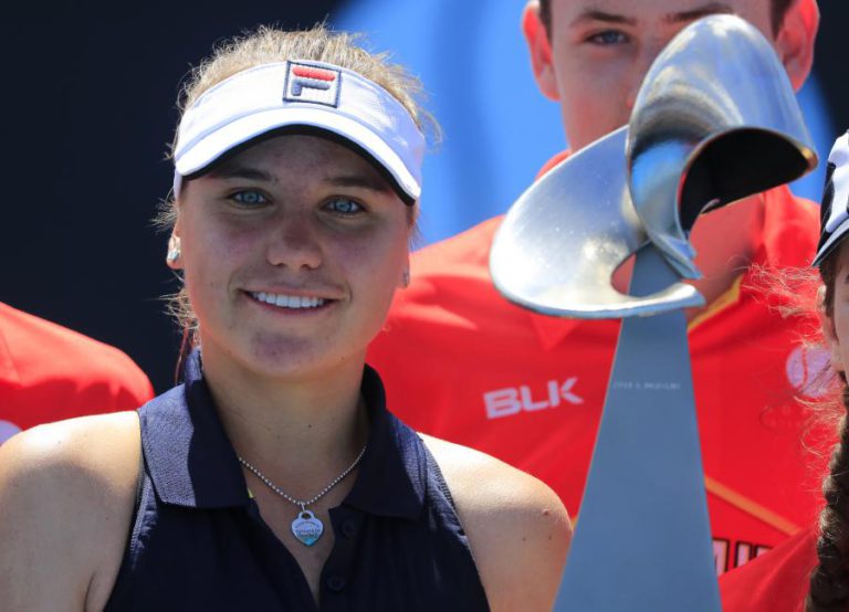 NORTE-AMERICANA SOFIA KENIN VENCE PRIMEIRO TROFÉU NO CIRCUITO DE TÉNIS