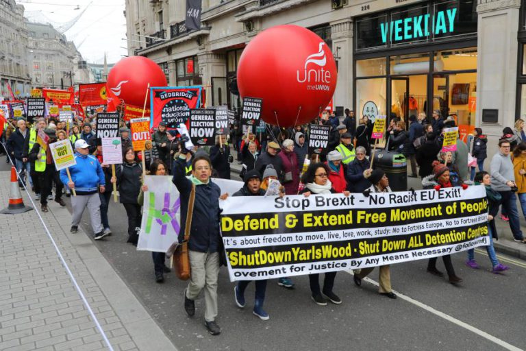 ‘NÚMERO DOIS’ DOS TRABALHISTAS LIDERA MANIFESTAÇÃO CONTRA AUSTERIDADE EM LONDRES
