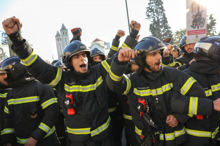 BOMBEIROS PROTESTAM HOJE EM LISBOA CONTRA PROPOSTA DO GOVERNO