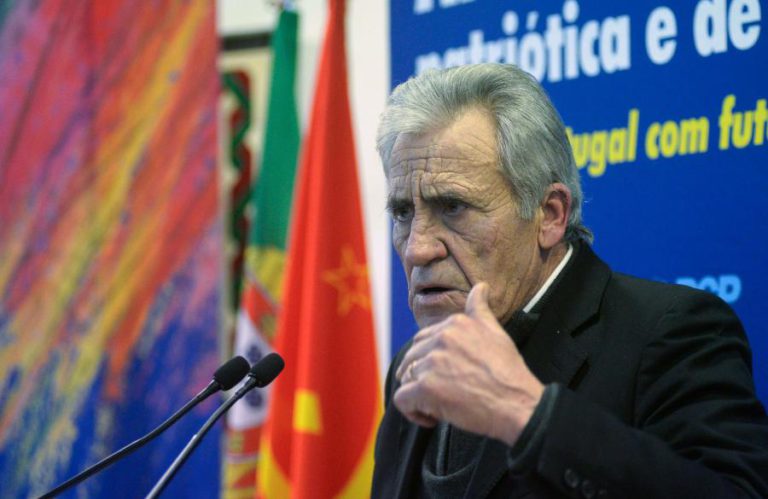 JERÓNIMO DE SOUSA DIZ QUE DA “VIDA NO CONVENTO SABE QUEM LÁ VAI DENTRO”