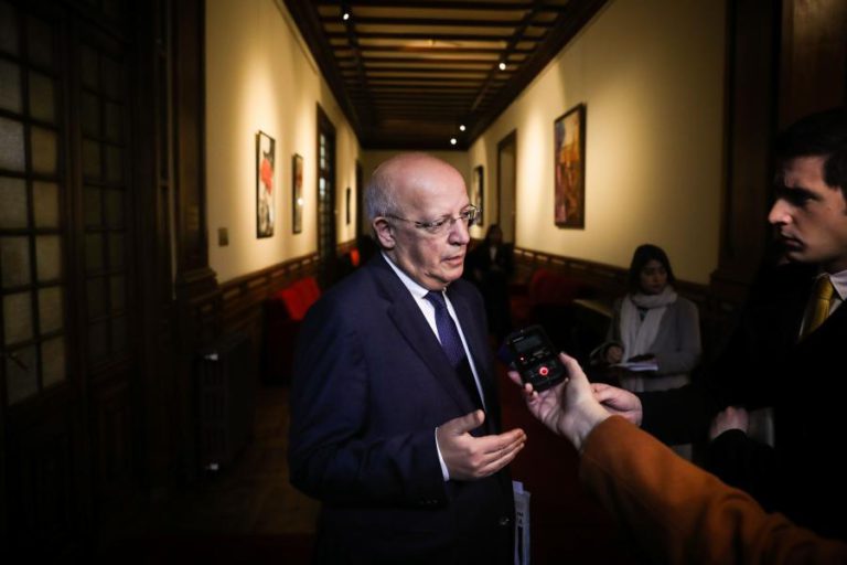 ‘BREXIT’: GOVERNO DIZ AOS BRITÂNICOS RESIDENTES EM PORTUGAL PARA ESTAREM “TRANQUILOS”