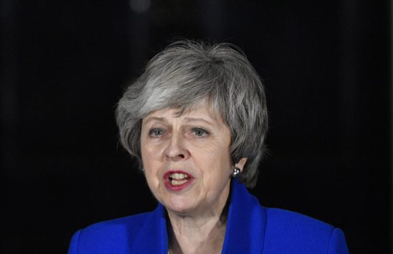 BREXIT: MAY CANCELA PARTICIPAÇÃO NO FÓRUM DE DAVOS PARA RESOLVER IMPASSE