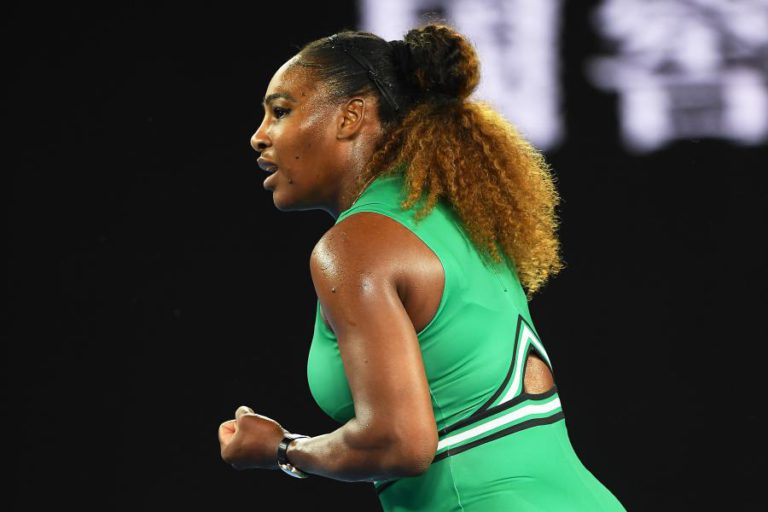 SERENA WILLIAMS BATE BOUCHARD E ESTÁ NA TERCEIRA RONDA DO OPEN DA AUSTRÁLIA