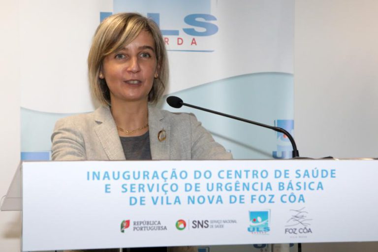 MINISTRA GARANTE CONTRATAÇÕES PARA FARMÁCIAS HOSPITALARES “DENTRO DE DIAS”