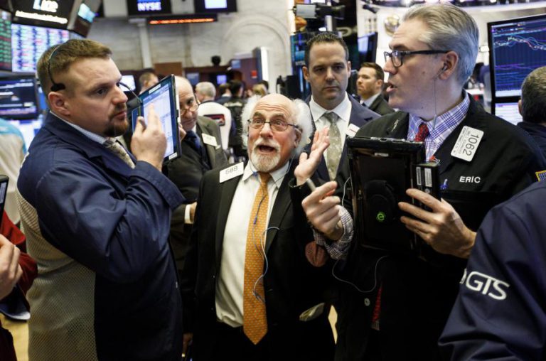 WALL STREET FECHA EM ALTA GRAÇAS A RESULTADOS E ALIVIADA COM FIM DO ‘SHUTDOWN’