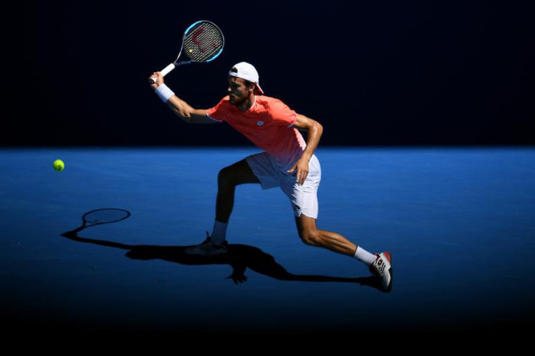 OPEN DA AUSTRÁLIA: JOÃO SOUSA AFASTADO NAS MEIAS-FINAIS DE PARES