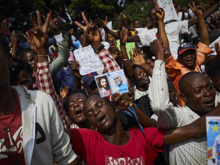 MILHARES DE CONGOLESES COMEMORAM CONFIRMAÇÃO DA VITÓRIA DE TSHISEKEDI NA REPÚBLICA DEMOCRÁTICA DO CONGO