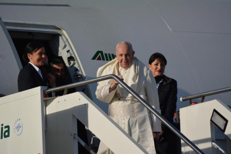 PAPA DIZ QUE MEDO EM RELAÇÃO AOS MIGRANTES ESTÁ A DEIXAR O MUNDO LOUCO