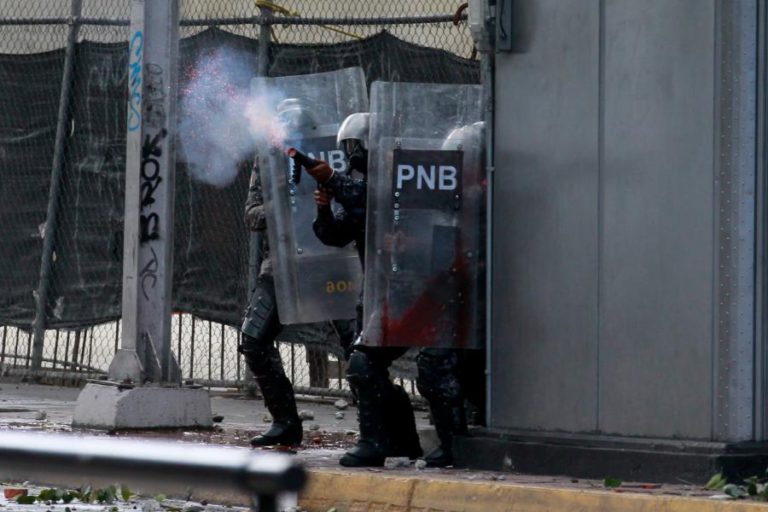 14 MORTOS EM DOIS DIAS DE PROTESTOS NA VENEZUELA