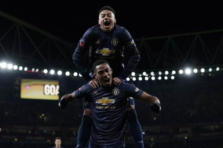 MANCHESTER UNITED VENCE ARSENAL E SEGUE NA TAÇA DE INGLATERRA