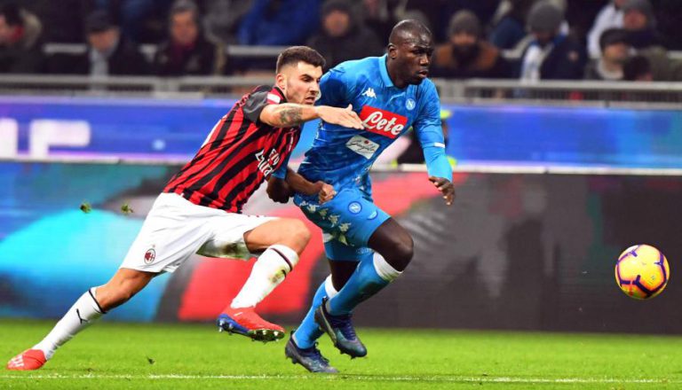 NÁPOLES EMPATA COM AC MILAN E PODE ATRASAR-SE NA LUTA PELO TÍTULO