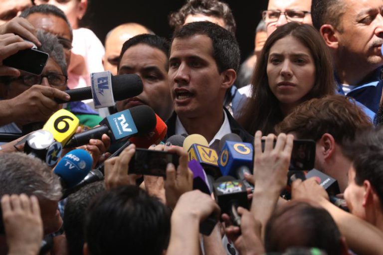 GUAIDÓ DIZ QUE ASSUME CONTROLO DE ATIVOS VENEZUELANOS NO EXTERIOR PARA EVITAR “ROUBO”