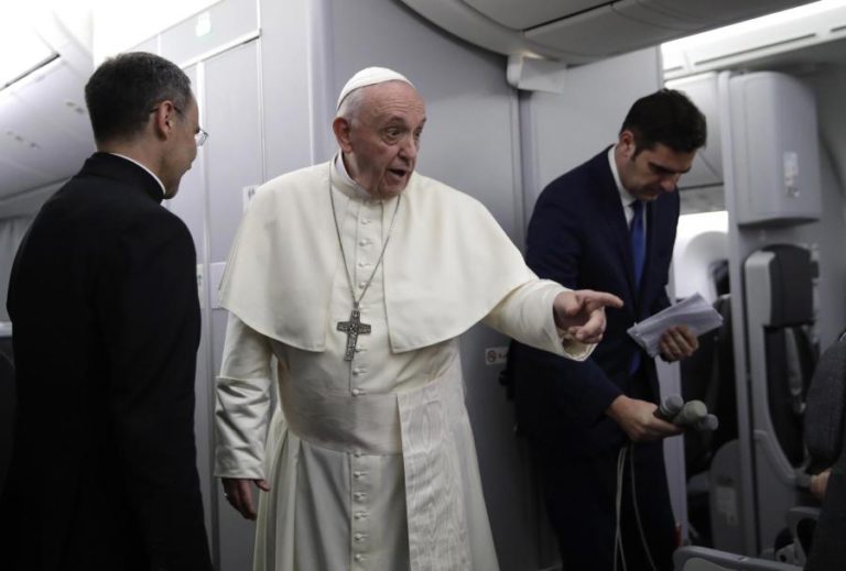 PAPA FRANCISCO DIZ RECEAR “UM BANHO DE SANGUE” E APELA A UM ACORDO NA VENEZUELA