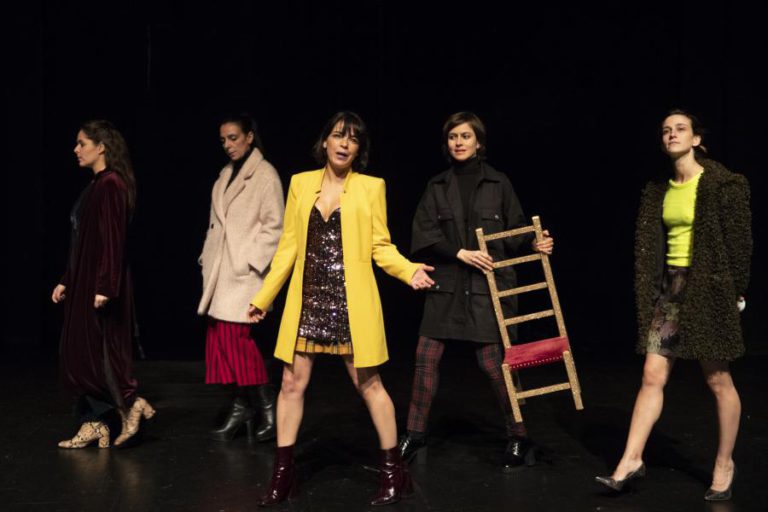 UM ELENCO SÓ DE MULHERES PARA O “HAMLET” EM TRANSGRESSÃO DA COMUNA