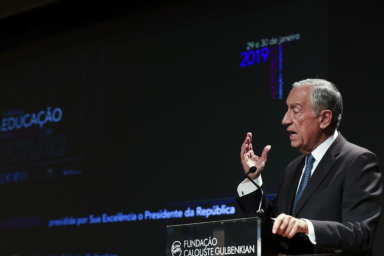 PRESIDENTE VETA DIPLOMA SOBRE ESCOLA SUPERIOR DE TERAPÊUTICAS NÃO CONVENCIONAIS