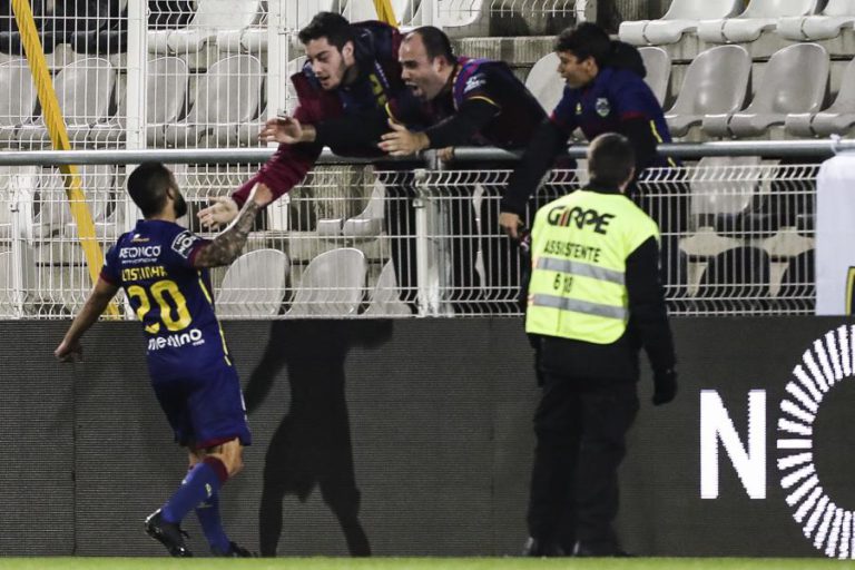 GOLO DE COSTINHA DÁ TRIUNFO DO DESPORTIVO DE CHAVES EM CASA DO PORTIMONENSE