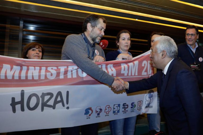 PRIMEIRO-MINISTRO AFIRMA QUE “SÓ VALE A PENA” NEGOCIAR COM OS PROFESSORES QUANDO HOUVER “ALGUMA COISA NOVA A PROPOR”