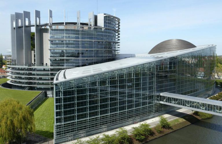PARLAMENTO EUROPEU APROVA FUNDO DE 700 MIL ME PARA INVESTIMENTOS NA UE ATÉ 2027