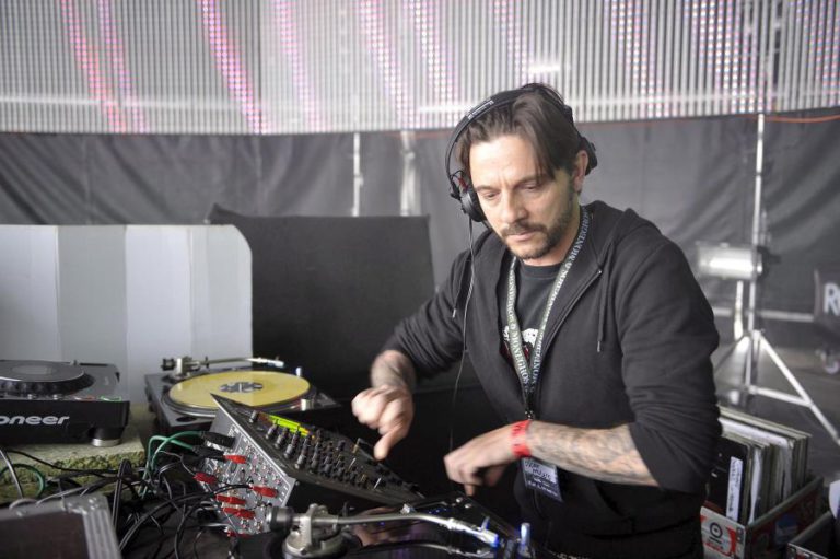 DAVE CLARKE E OSCAR MULERO ATUAM NO FESTIVAL FORTE EM MONTEMOR-O-VELHO