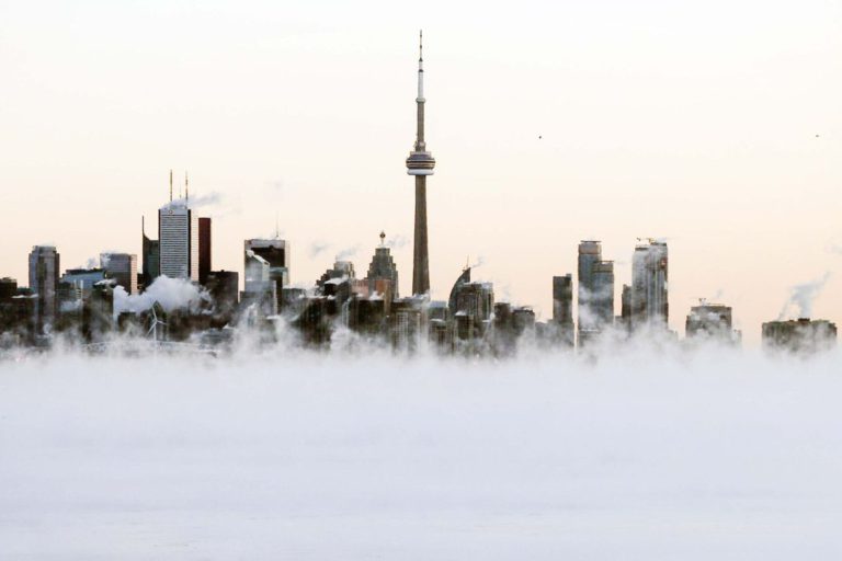 FRIO EXTREMO PROVOCA O CAOS NO ESTE E CENTRO DO CANADÁ