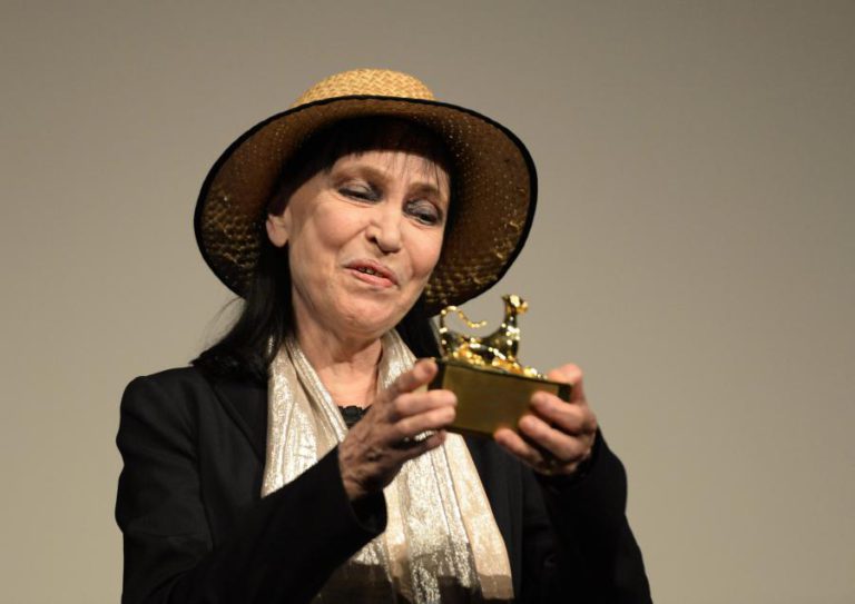 ATRIZ ANNA KARINA VISITA LISBOA EM MAIO PARA RETROSPETIVA
