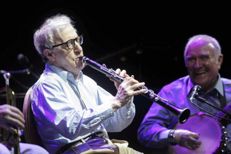 WOODY ALLEN EXIGE INDEMNIZAÇÃO MILIONÁRIA À AMAZON POR QUEBRA DE CONTRATO