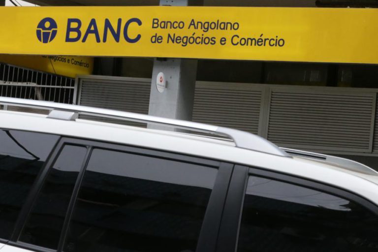 ANGOLA RETIRA LICENÇA A BANCO POR “FALÊNCIA TÉCNICA” E “PROBLEMAS TÉCNICOS”