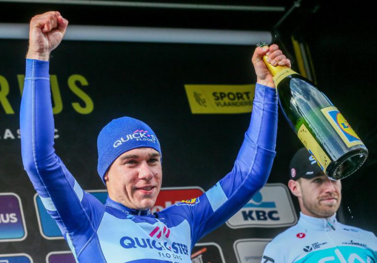 HOLANDÊS FABIO JAKOBSEN VENCE ETAPA INAUGURAL DA VOLTA AO ALGARVE