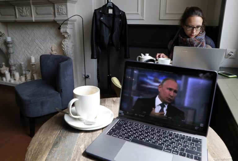 PUTIN ADMITE HIPÓTESE DE A RÚSSIA SE DESCONECTAR DA INTERNET GLOBAL