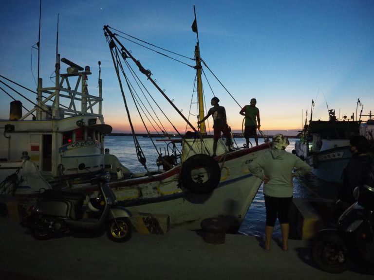 ALTERAÇÕES CLIMÁTICAS DIMINUEM ZONAS DE PESCA EM TODO O MUNDO, SEGUNDO UM ESTUDO