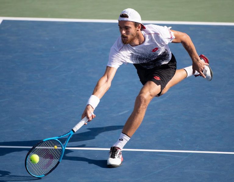 JOÃO SOUSA PERDE E CAZAQUISTÃO GANHA PRIMEIRO PONTO NA TAÇA DAVIS