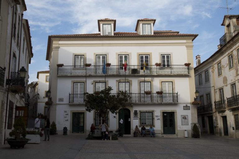 MANUEL JORGE VALAMATOS É O NOVO PRESIDENTE DA CÂMARA DE ABRANTES